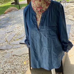 Chambray v neck shirt. Long sleeves that roll up